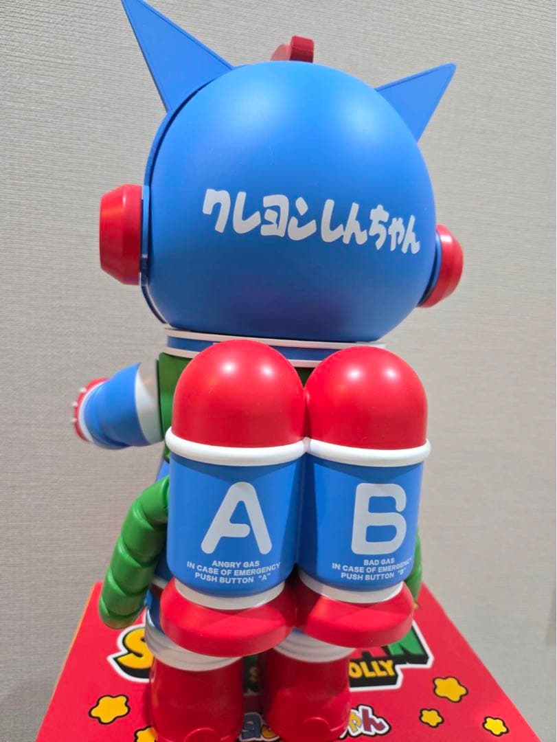 MEGA SPACE molly 400% アクション仮面　クレヨンしんちゃん