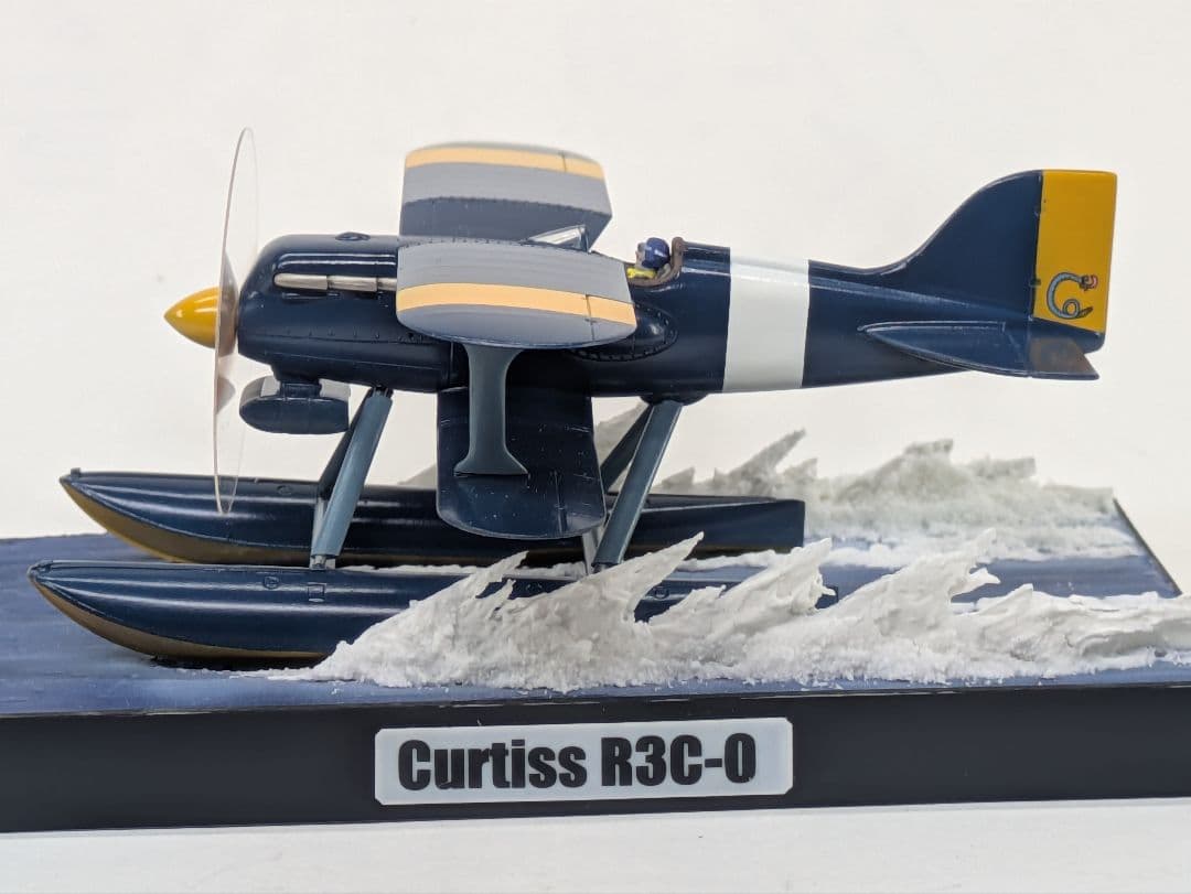 『やっこー』紅の豚　1/72 カーチスR−3C-0. プラモデル完成品