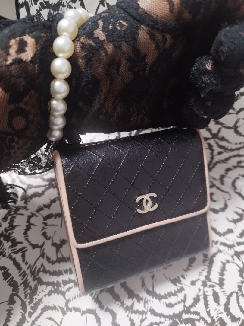 くりちゃんです。シャネル　マトラッセ　ピコローレ　ダブルカラー　折り財布