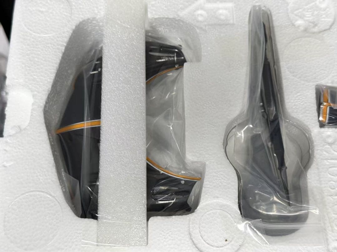 完売 入手困難 LCD モデル 1/18 パガーニ ウアイラ ミニカー 全開閉