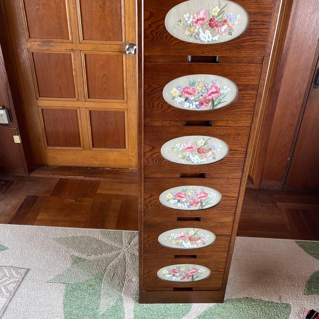 戸塚さ刺繍　木製花柄5段チェスト