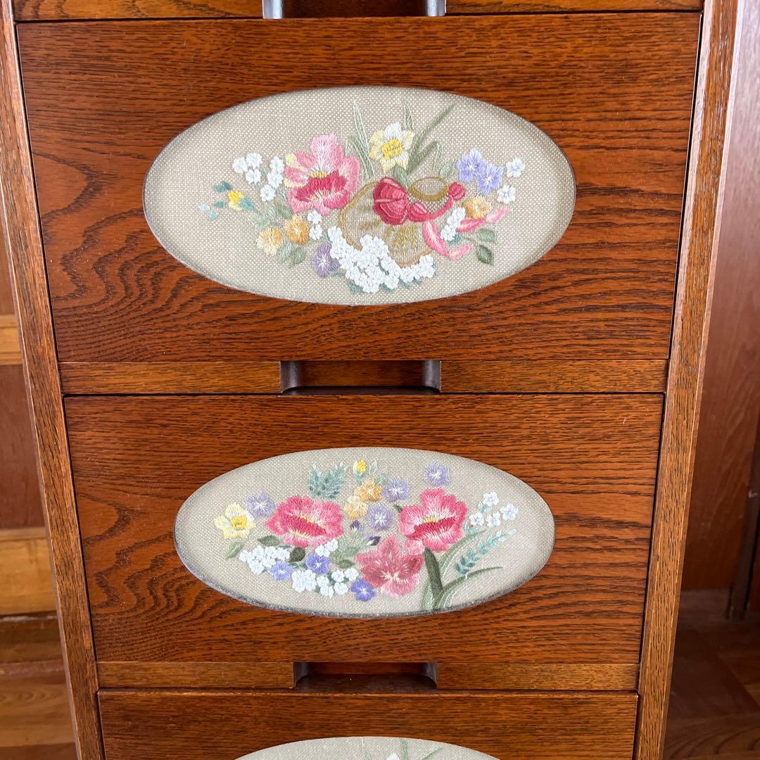 戸塚さ刺繍　木製花柄5段チェスト