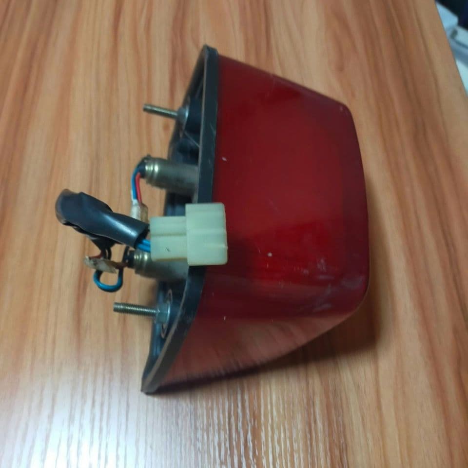 ゼファー400　純正　テールランプ