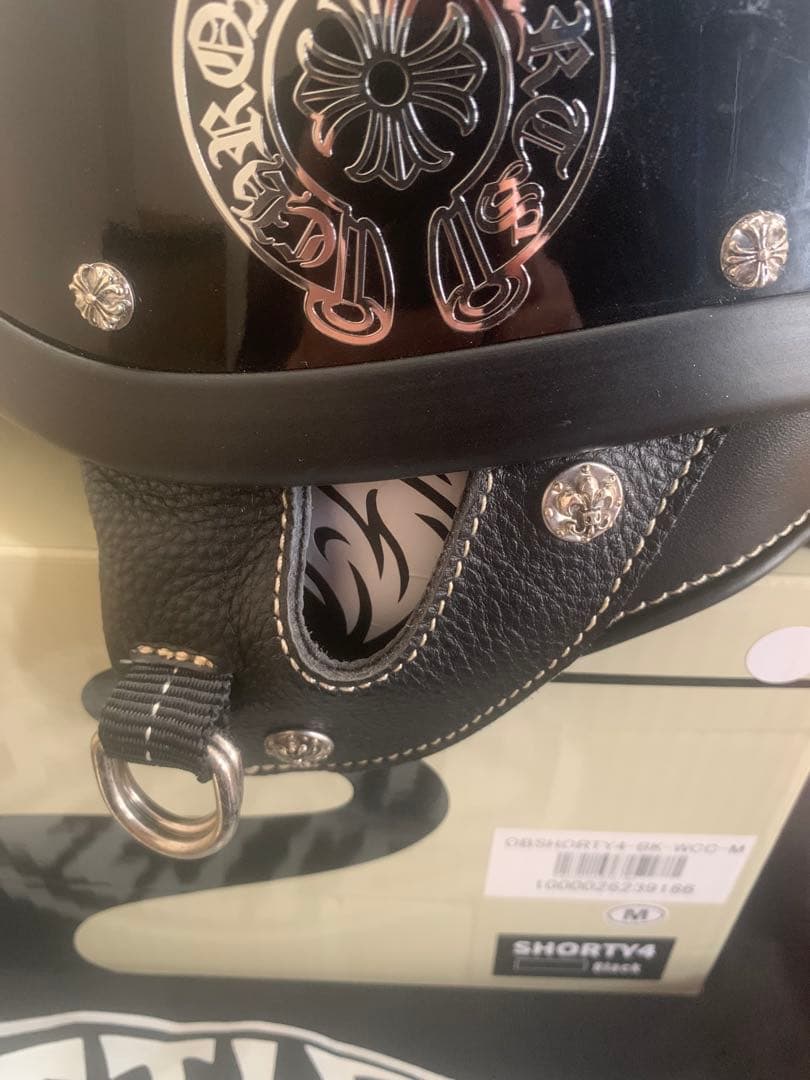 ショーティー4 ブラックヘルメット シールド付き