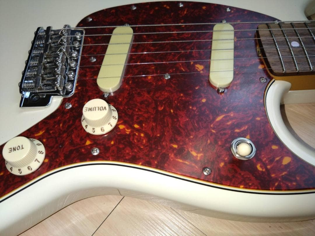 ギター FENDER JAPAN CHAR MUSTANG Olympic White