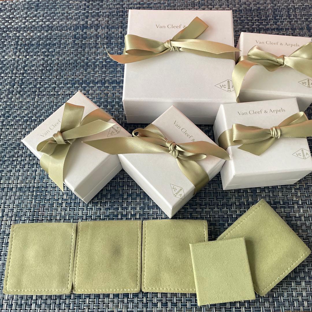 Van Cleef & Arpels アクセサリー保存袋　4個 空箱5個　9点