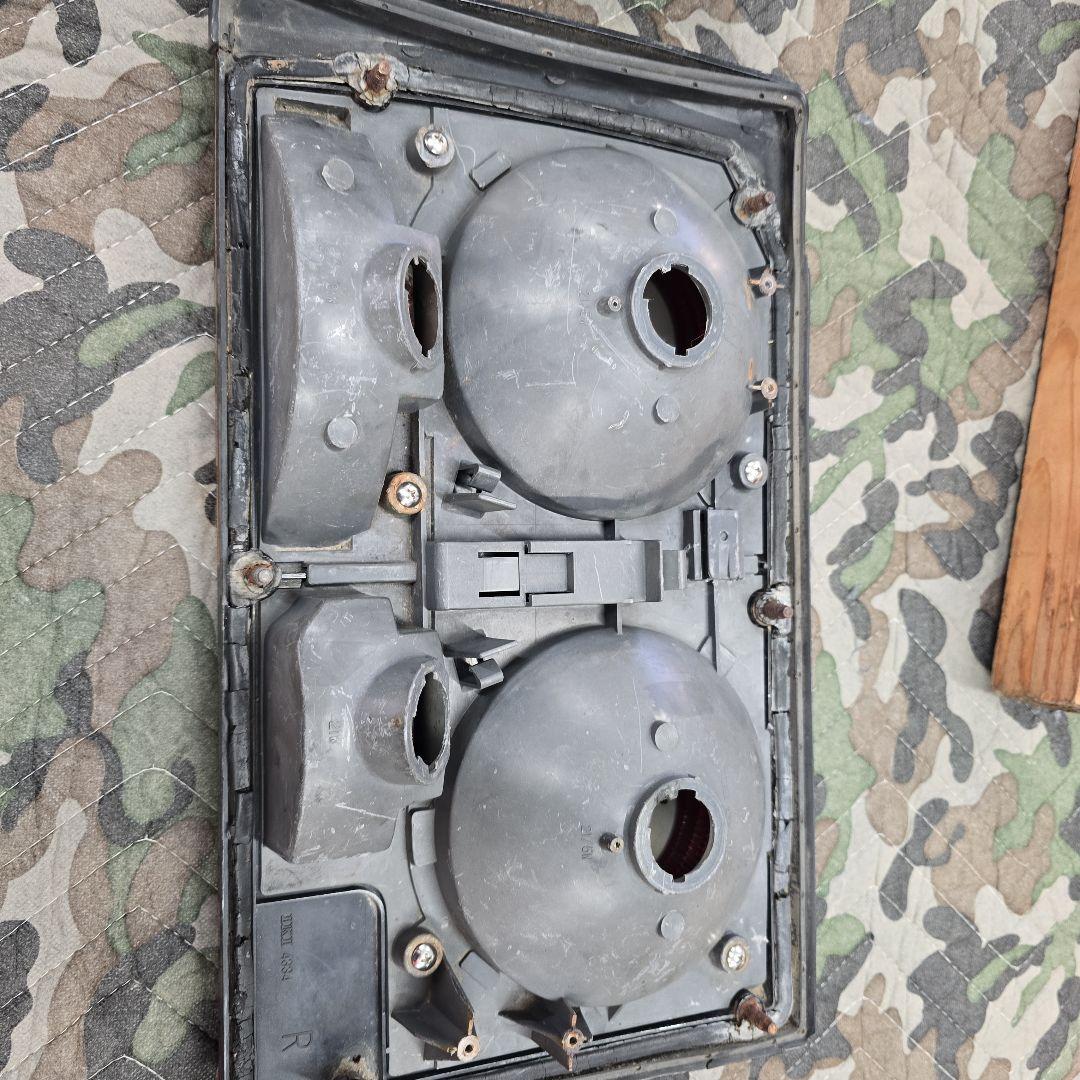 テールランプレンズのみ HR30スカイライン左右セット　傷あり　ジャンク