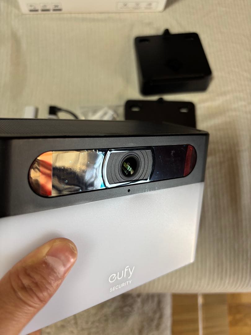 防犯カメラ Anker Eufy Solar Wall Light Cam S120