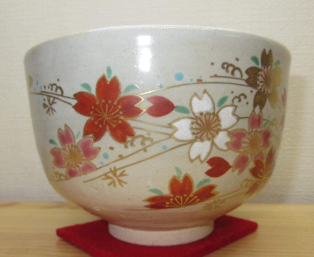 送料込【逢絢亭・新品】茶道具 茶碗 杣山焼 色絵 桜川の図 杣山契月 共箱入り