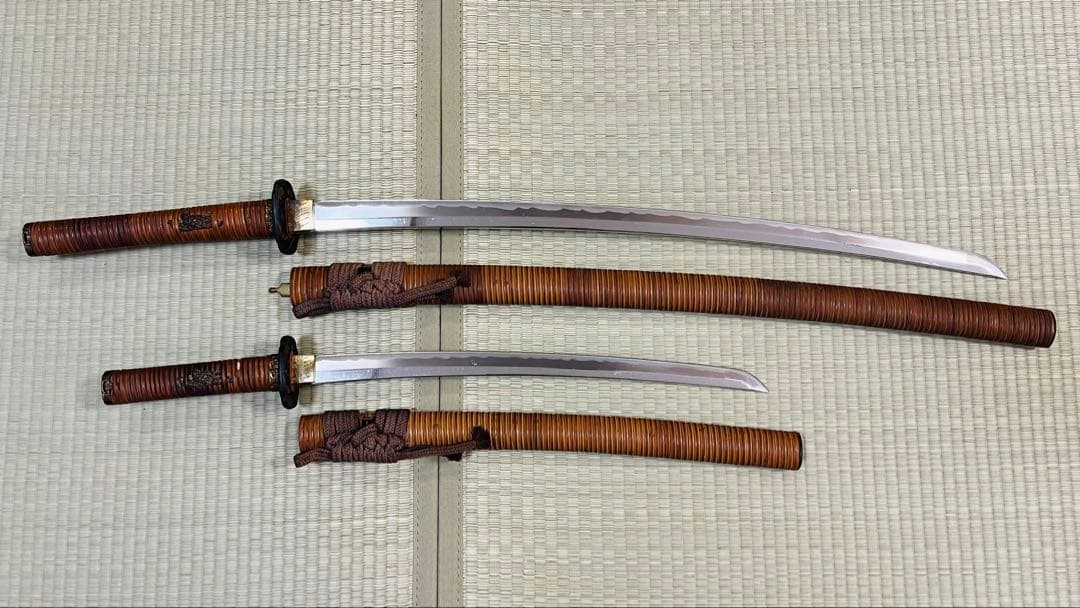 模造刀 大小 2振りセット 藤巻 鍔付き雲龍拵 笄付き 250519-4