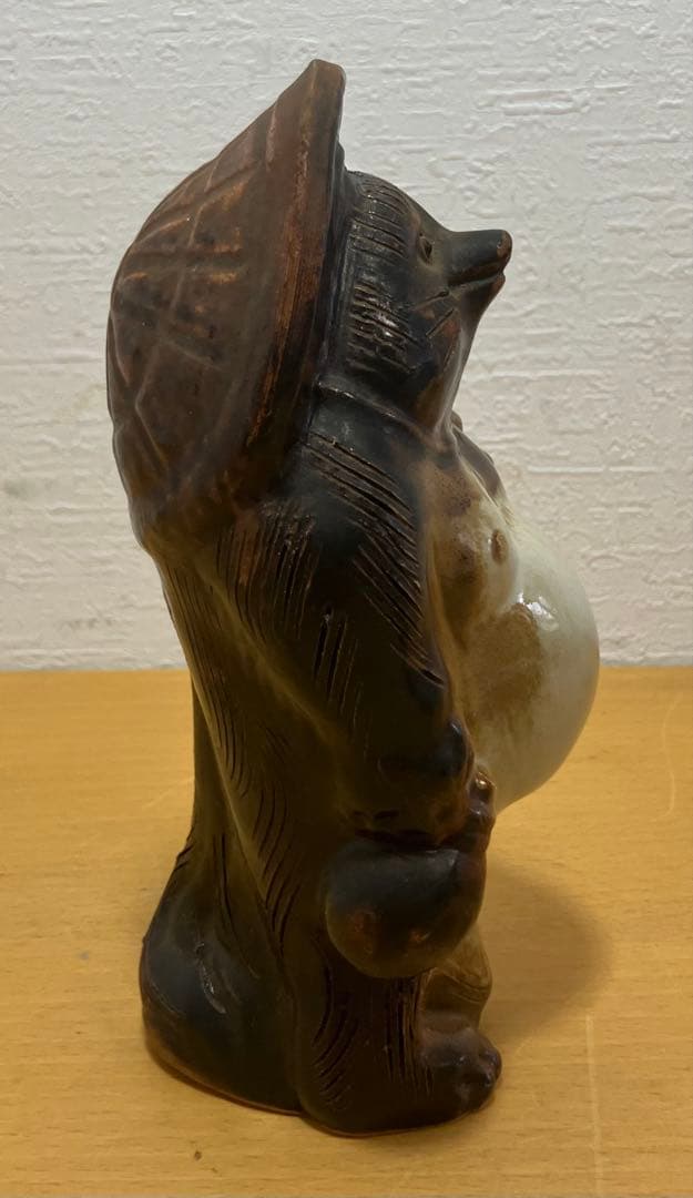 【たぬき/狸】縁起物　インテリア　オブジェ　工芸品　焼物　信楽焼？