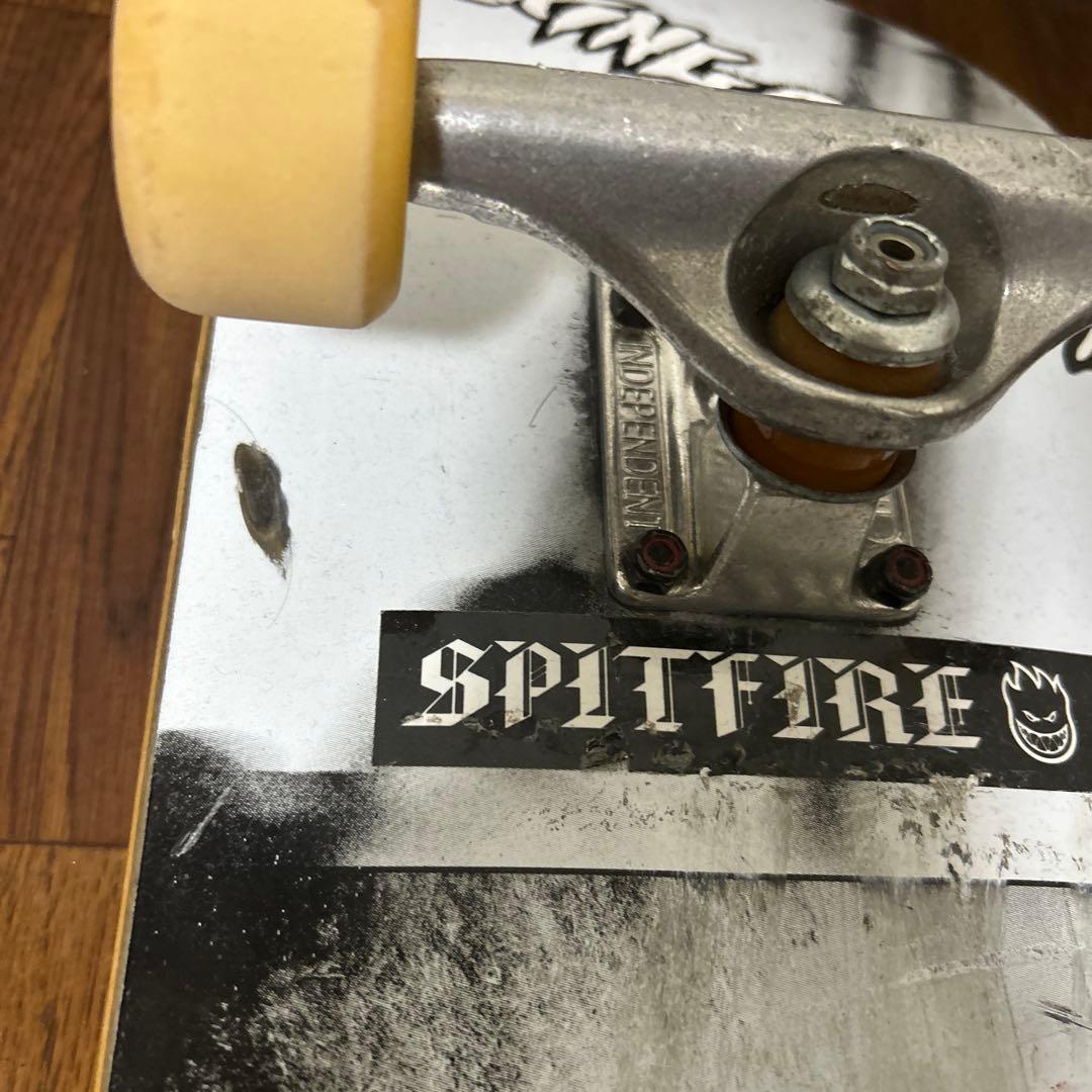 スケボーコンプリート　7.75 インディペンデント　スピットファイアー