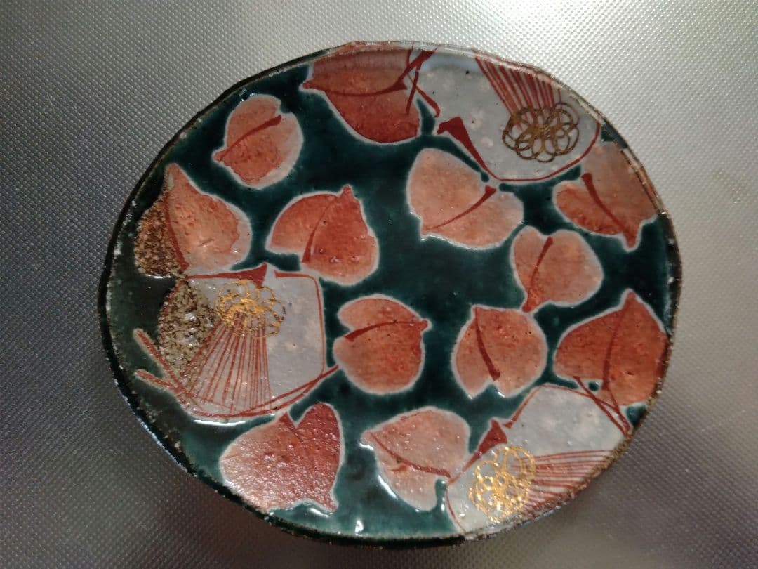 九谷焼　虚空蔵窯（石川県能美市）緑地に椿柄　皿2種4枚組