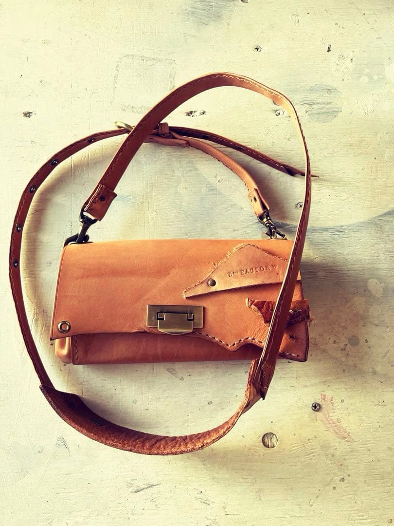 このうえなくナチュラルleather長財布ショルダーアコーディオンポーチ