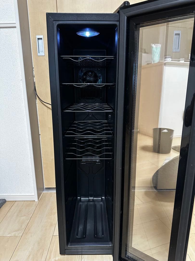 2019年製　フィフティ　ワインセラー49L　18本収納　WCF-18