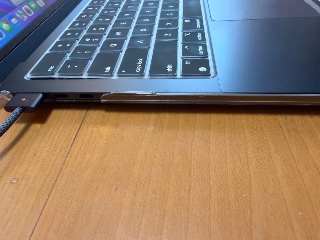 り*ぃ様 Apple MacBook Air M2 13インチ 256GBグラフ