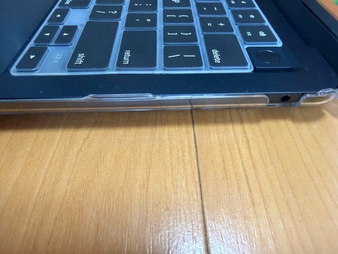 り*ぃ様 Apple MacBook Air M2 13インチ 256GBグラフ