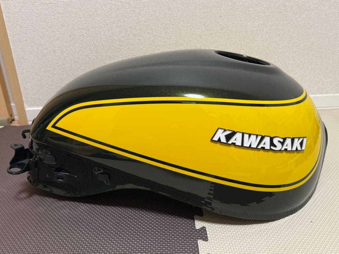 z900rsタンク　イエローボールエディション　美品