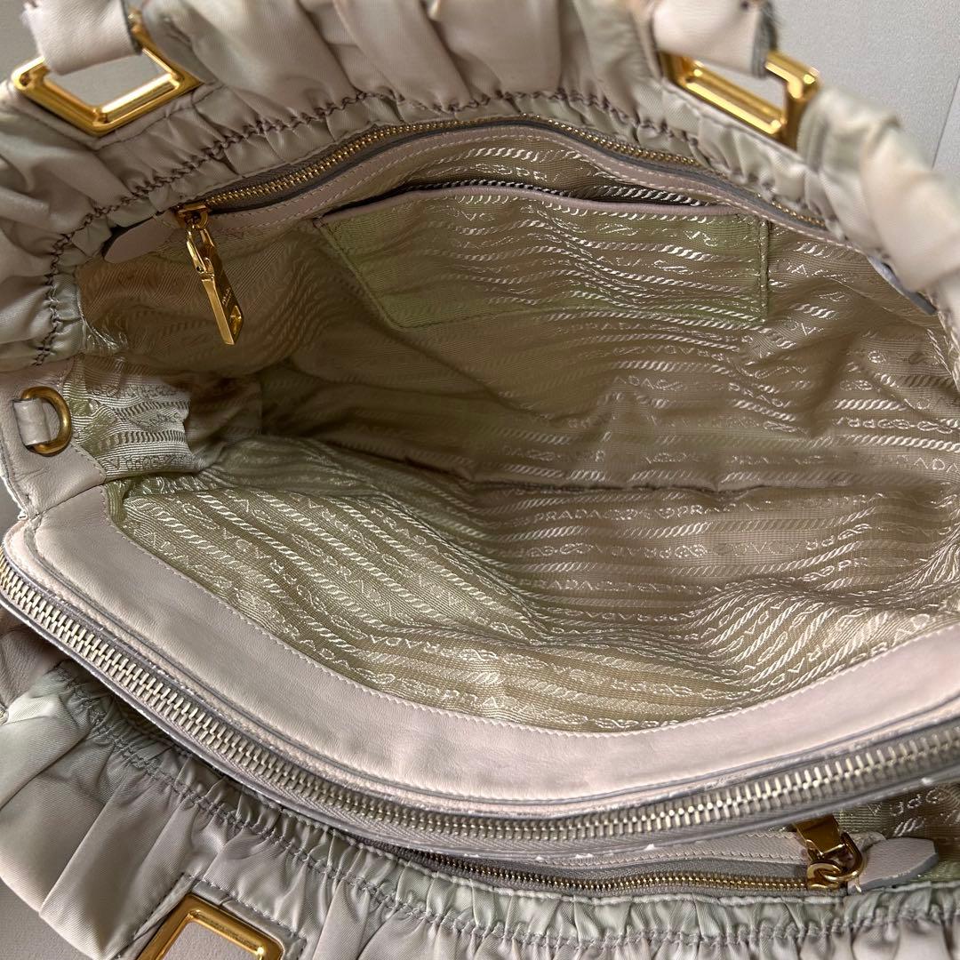 PRADA プラダ ギャザーバッグ　ベージュ