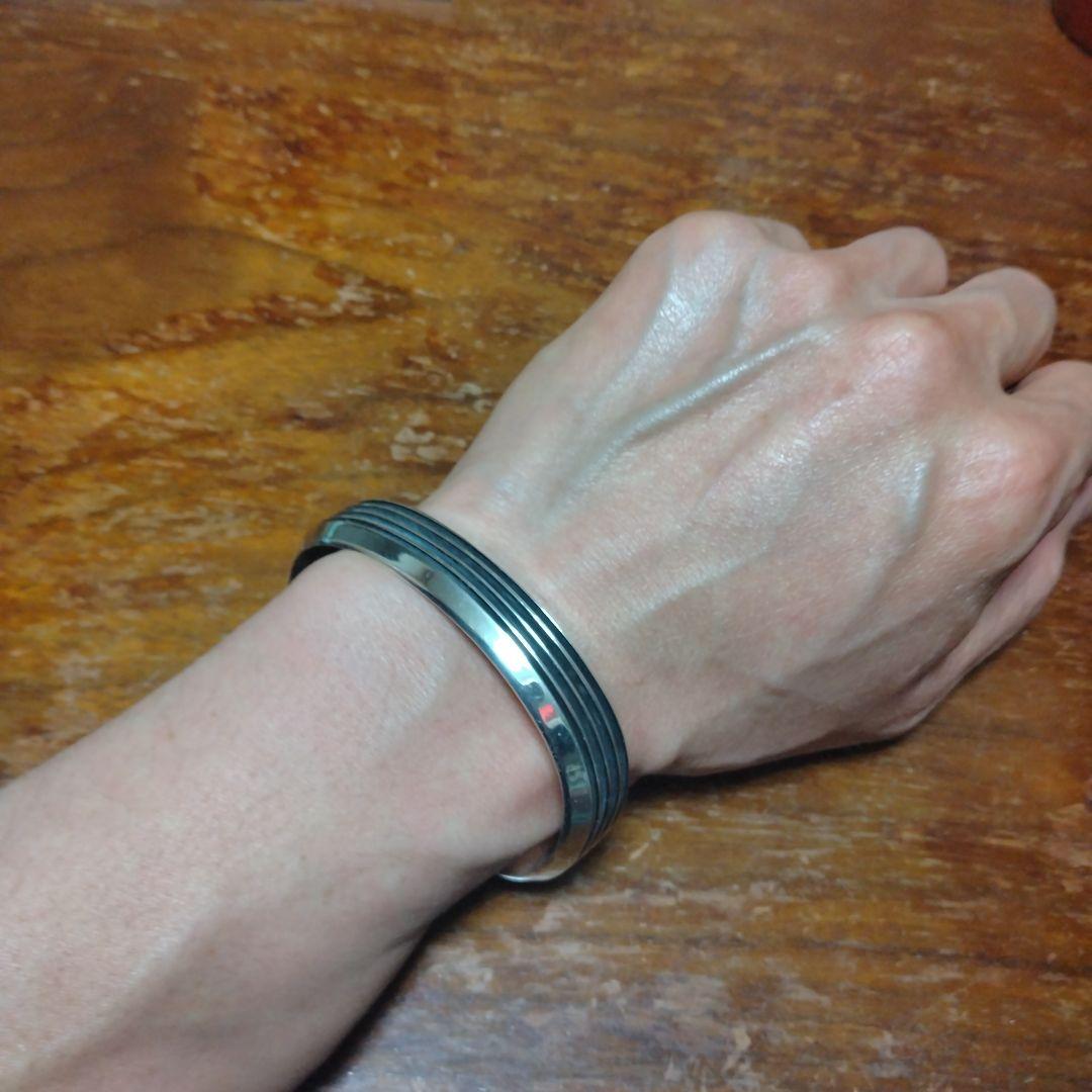 『トムホーク TOM HAWK』 4ラインバングル インディアンジュエリー