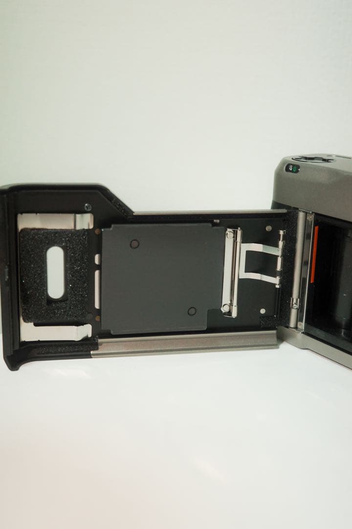 CONTAX T2 コンパクトフィルムカメラ シルバー　作例あり