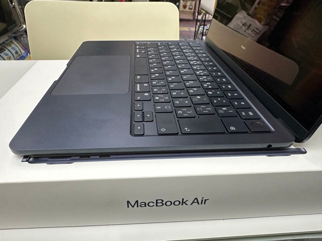 MacBook Air M2. 2022年モデル 本体 スペースグレー