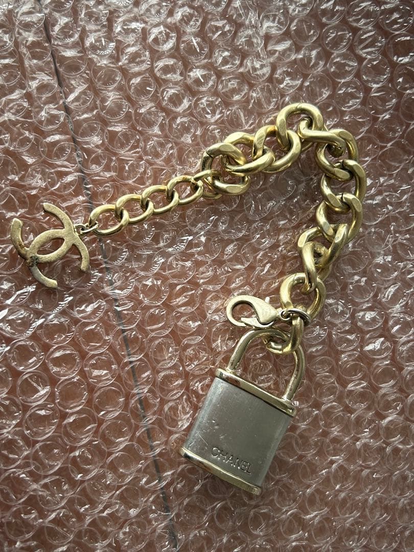 シャネルCHANEL （南京錠）ブレスレットB15K MADEINITALY