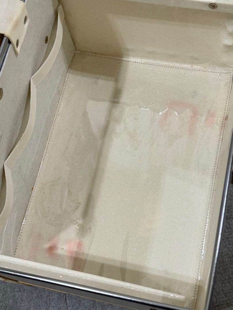 グローブトロッター　バニティ　限定　ホワイト