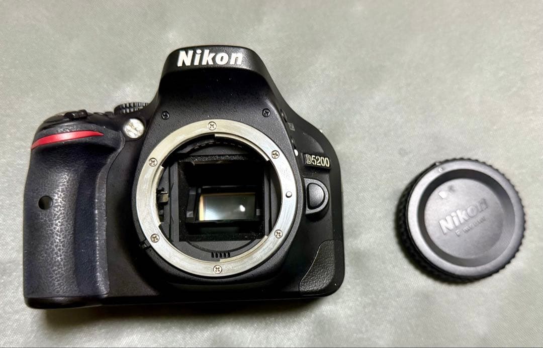 タケル 〖美品〗Nikon D5200 デジタル一眼レフカメラ 防湿室保管