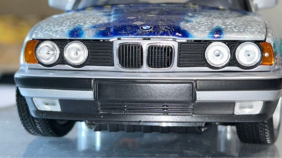 加山又造作　アート模型＋カー冊子 BMW ５シリーズ完成品