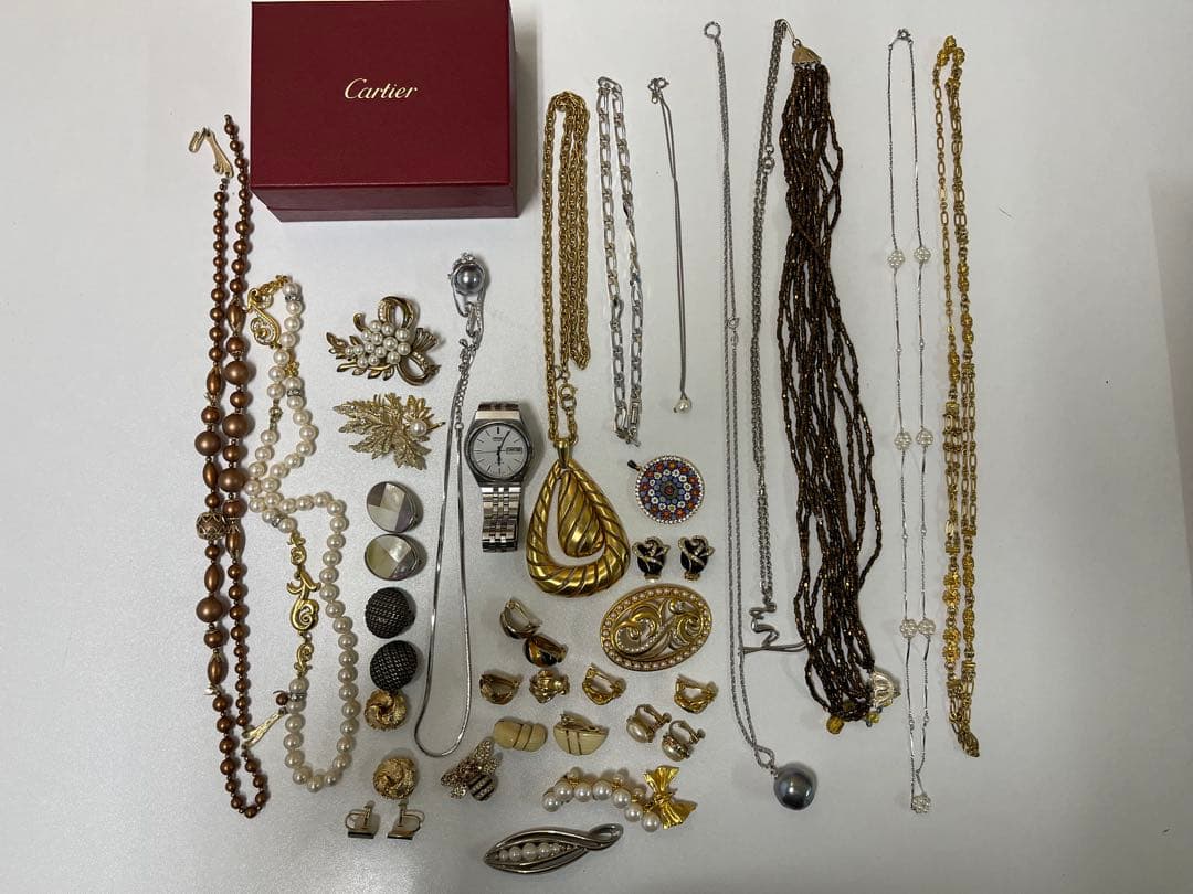 遺品整理セット　Cartier含むアクセサリーセット