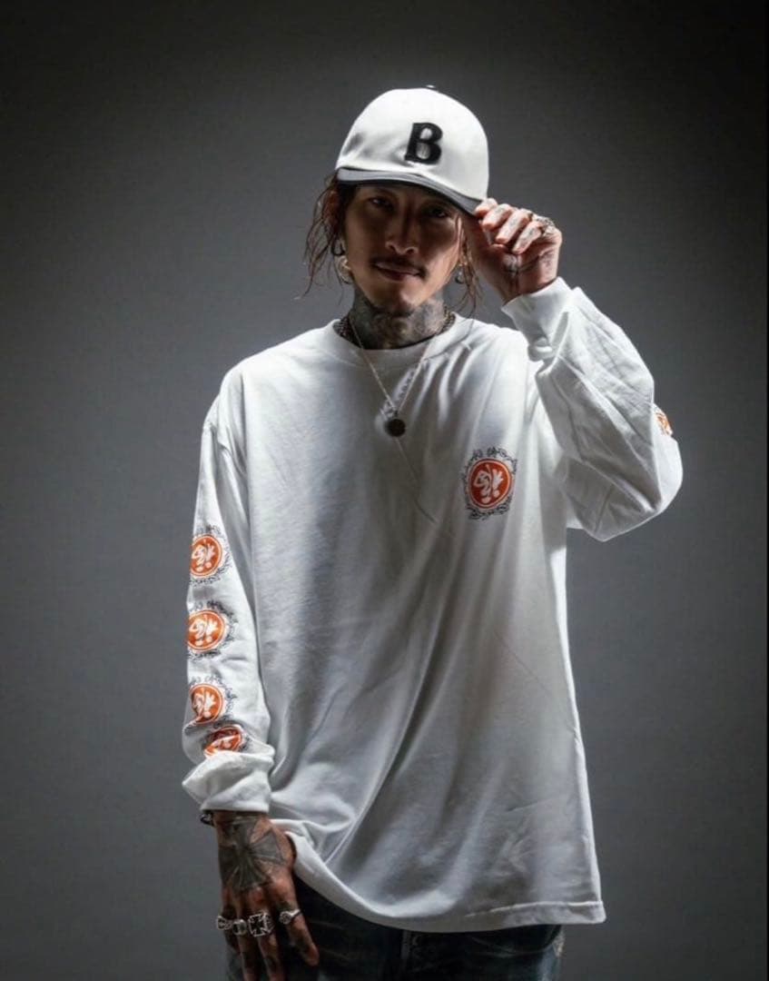 American Wannabe Buddy Jokes Tシャツ