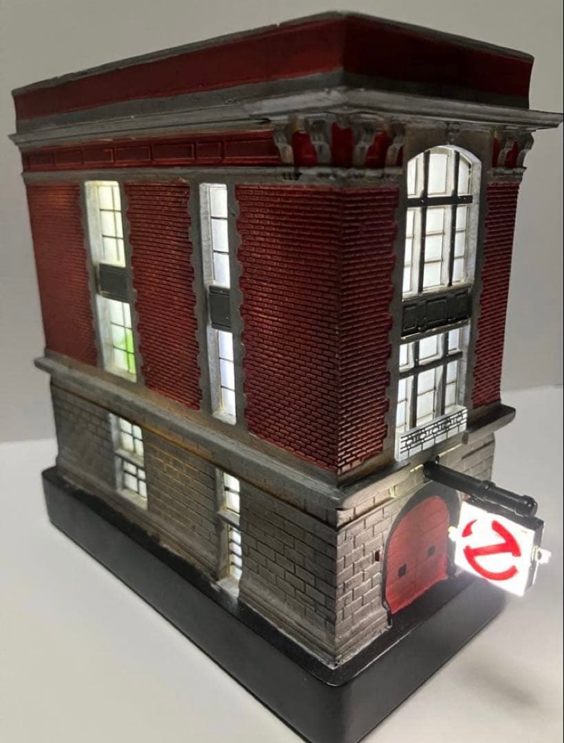 世界限定1984個 ゴーストバスターズ ライトアップスタチュー ファイアハウス