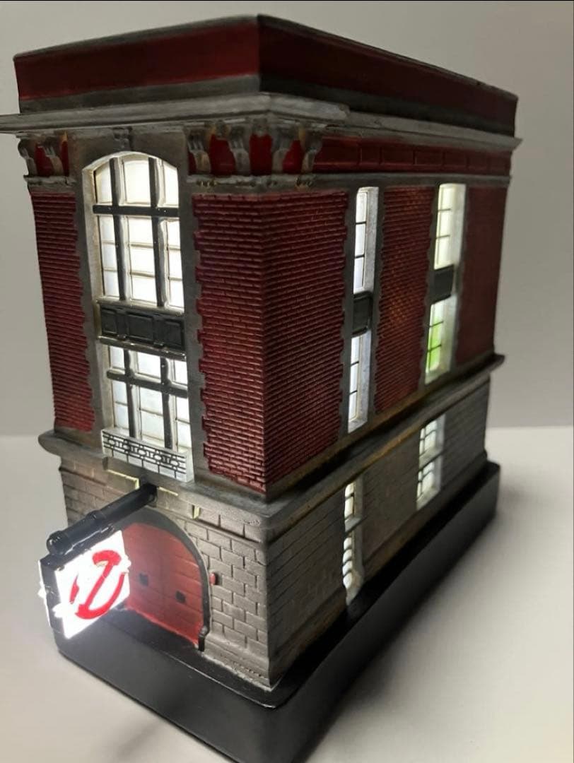 世界限定1984個 ゴーストバスターズ ライトアップスタチュー ファイアハウス