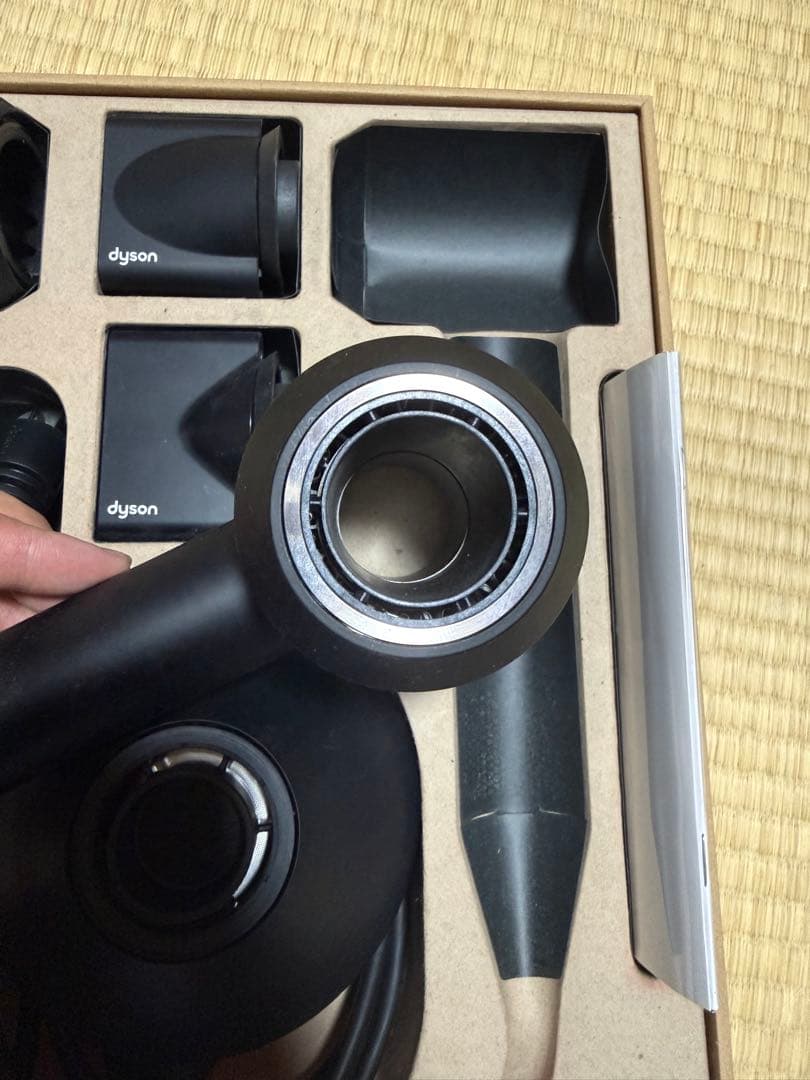 ダイソン Dyson HD03 アイアン/フューシャ ヘアドライヤー