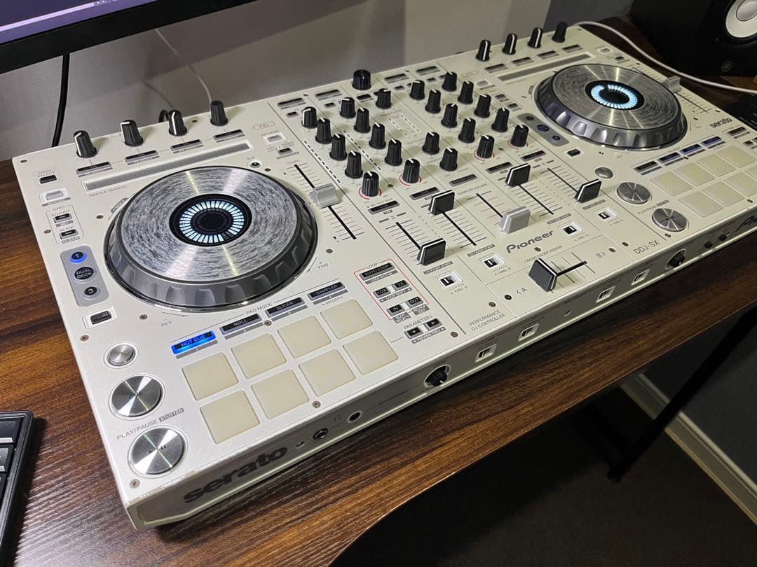 Pioneer DDJ-SX Serato DJ Pro対応コントローラー