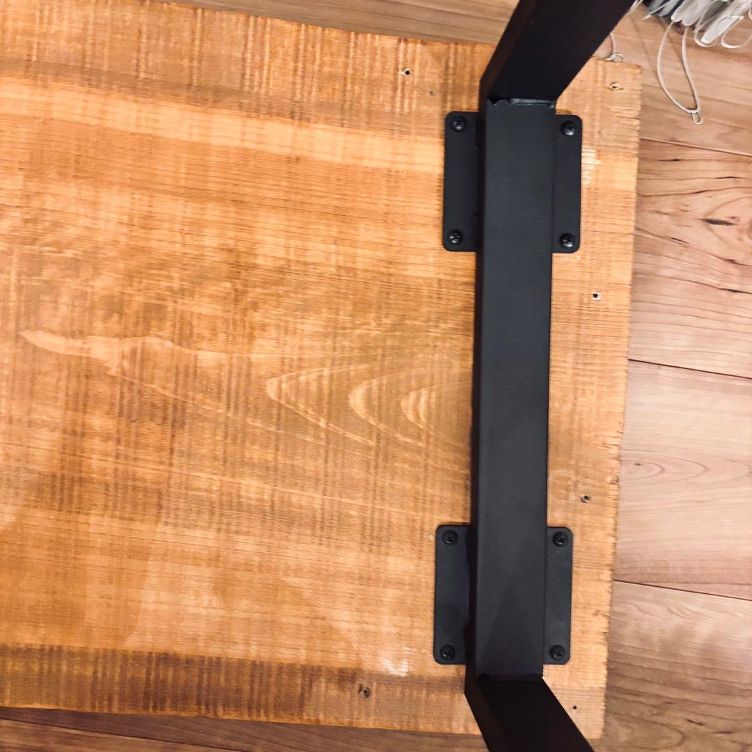 極厚　無垢材のナチュラルテーブル