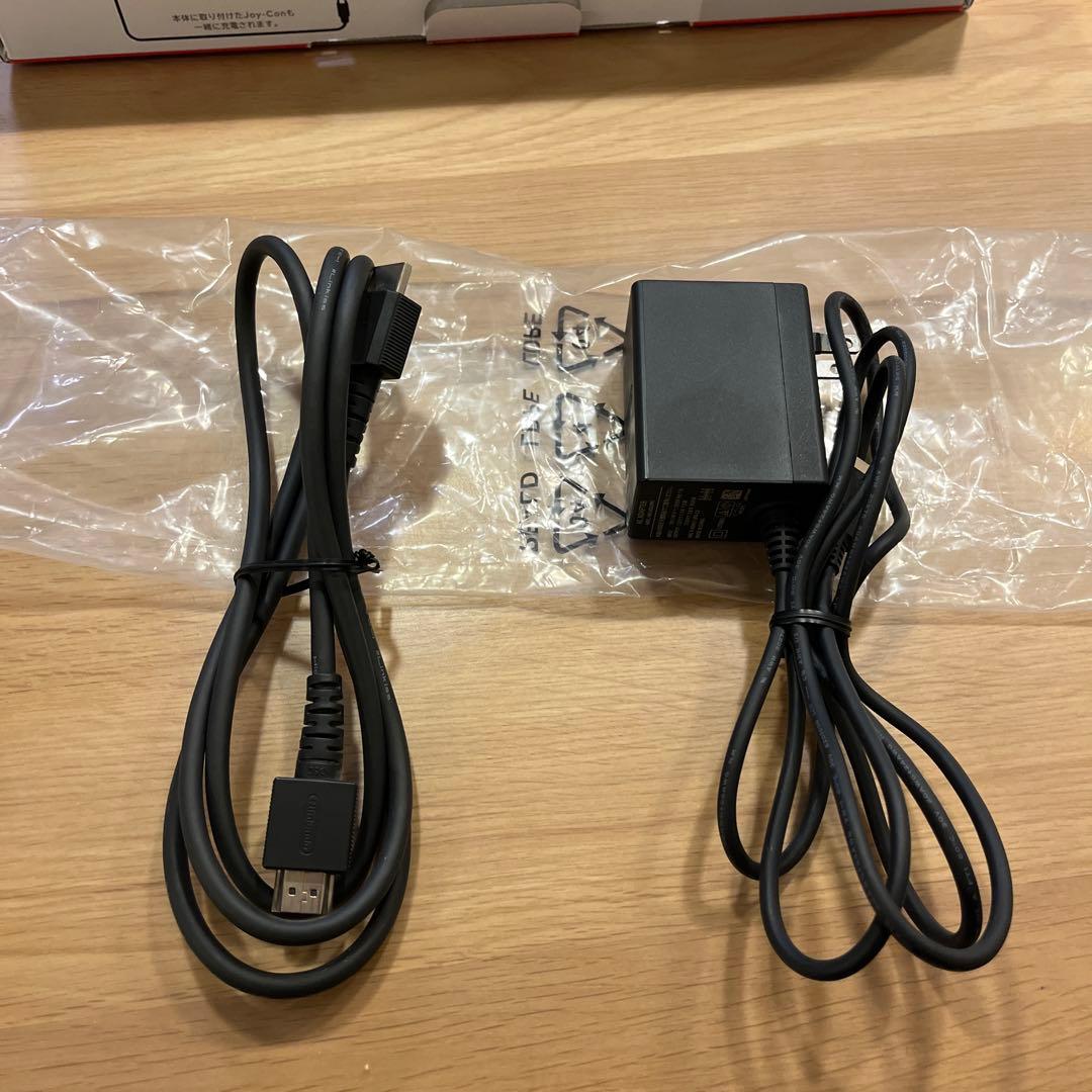 Nintendo Switch 本体 （ジョイコン充電ドックのおまけ付）