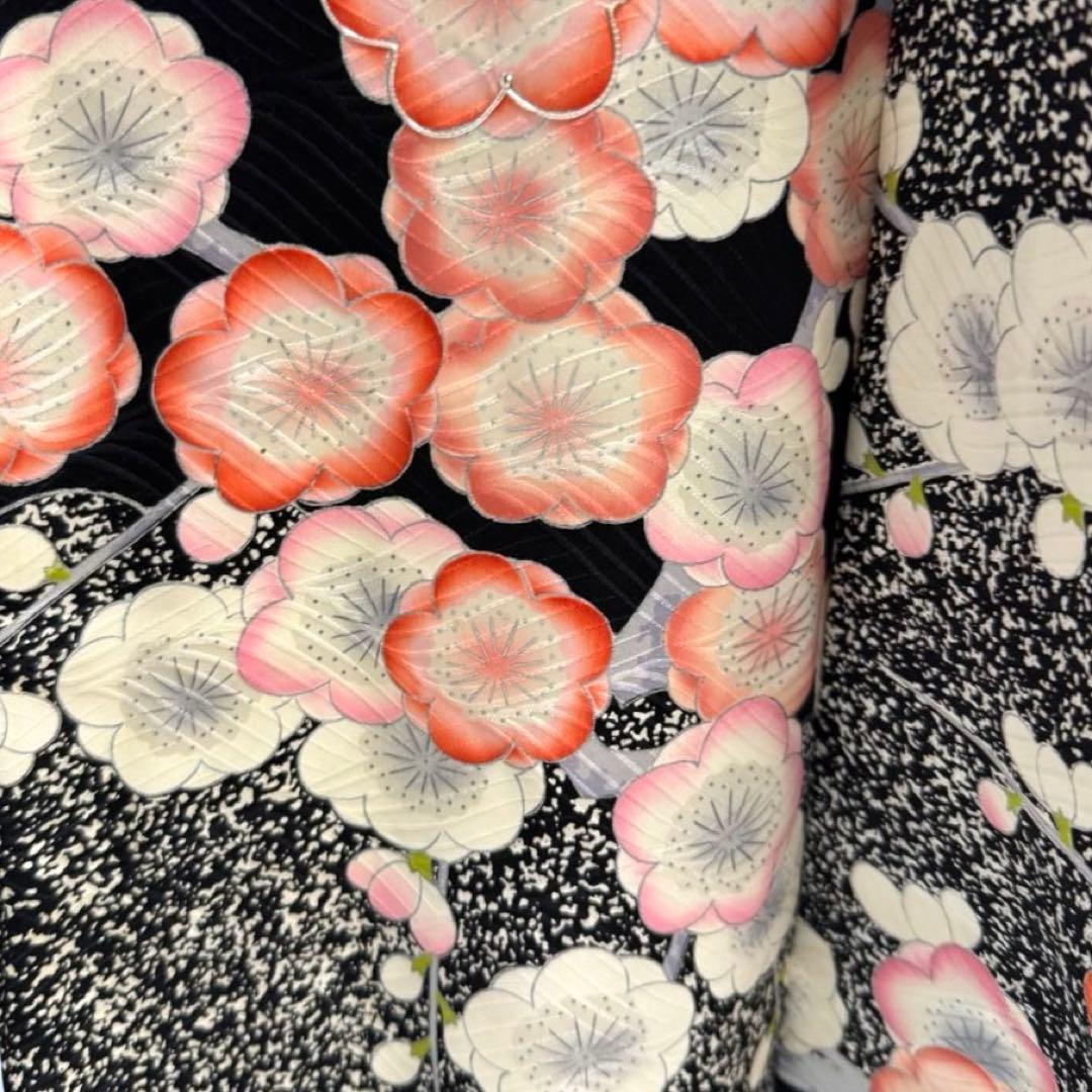 豪華振袖9点フルセット 地紋　銀駒刺繍　黒地　梅紋様　成人式　お正月　結婚式