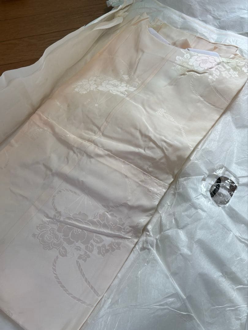 振袖 成人式 赤い桜柄振袖と金色帯