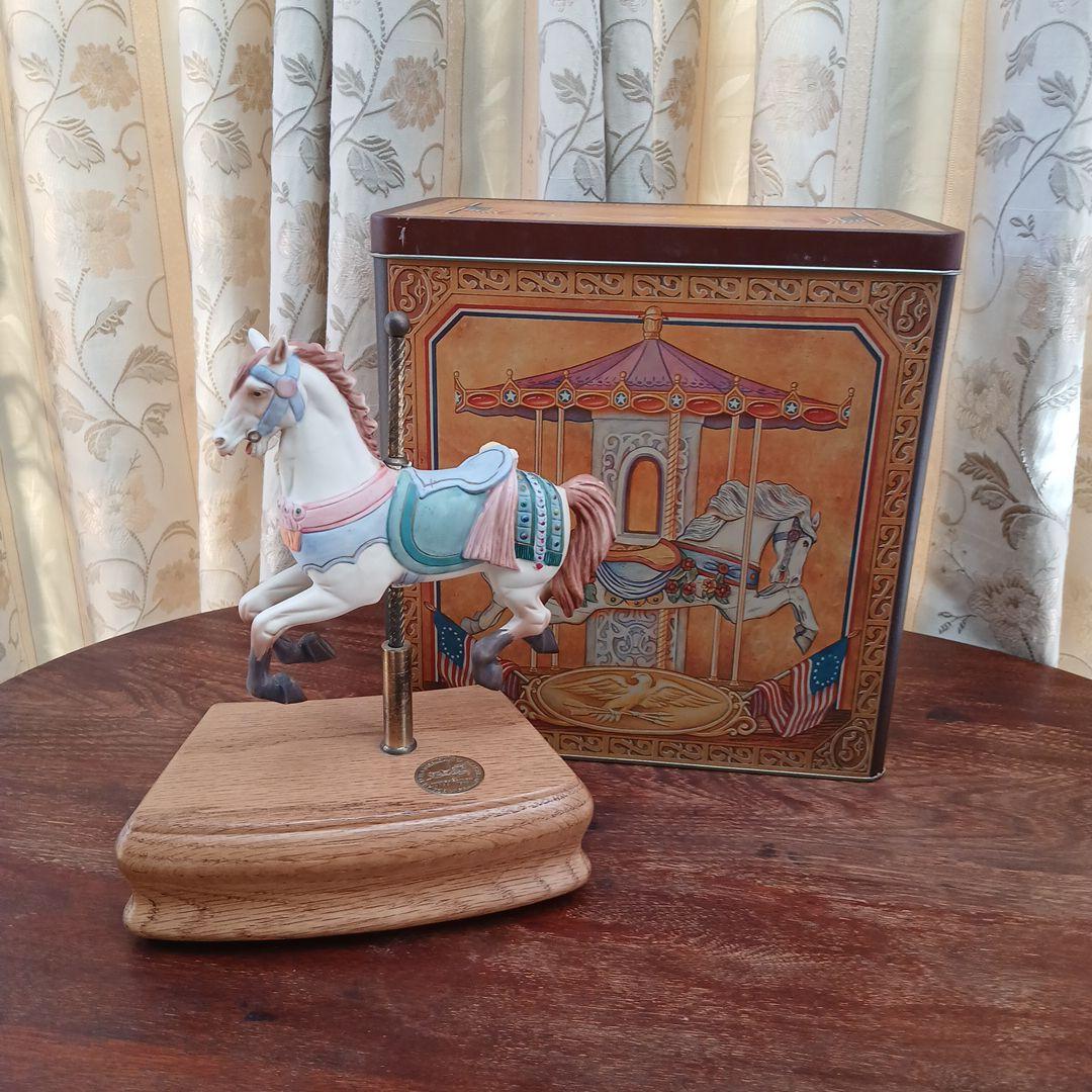 回転木馬のオルゴール付き置物(トビン.フレイ)