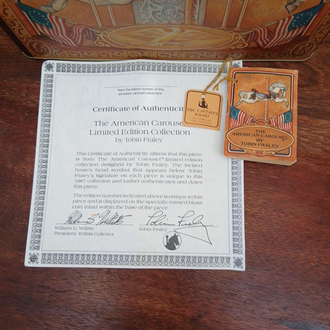 回転木馬のオルゴール付き置物(トビン.フレイ)