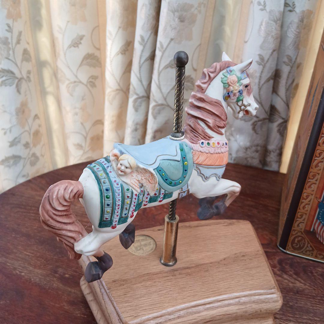 回転木馬のオルゴール付き置物(トビン.フレイ)