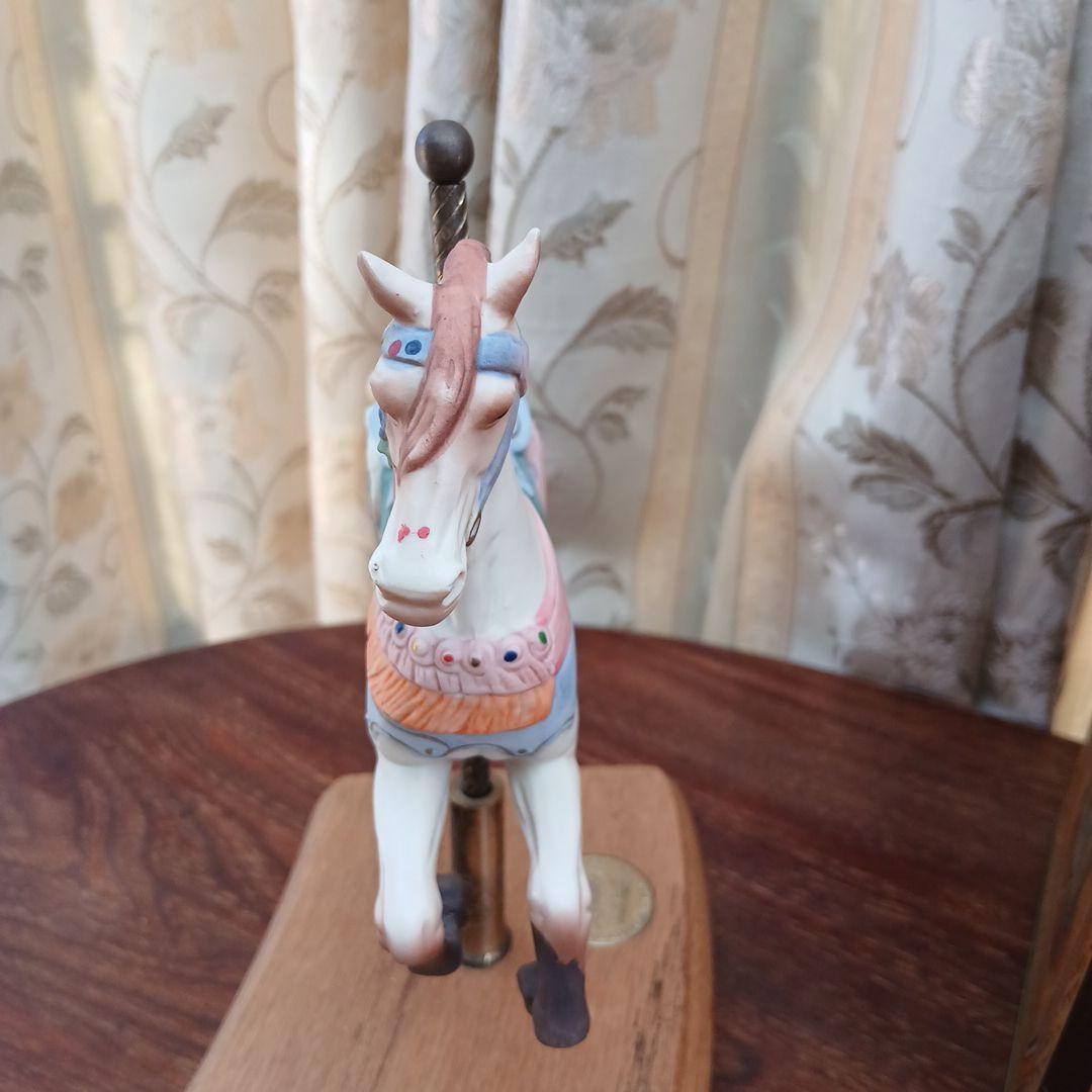 回転木馬のオルゴール付き置物(トビン.フレイ)