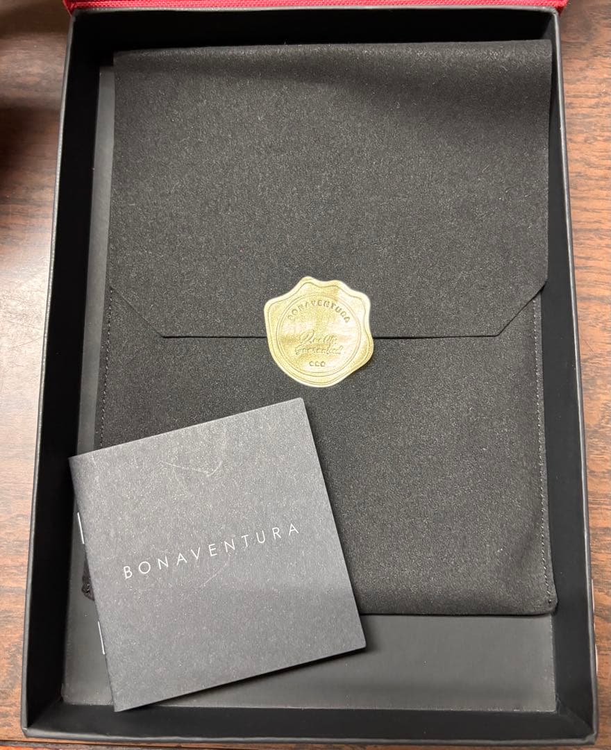 新品・未使用　BONAVENTURA ボナベンチュラ　iPhone13ケース