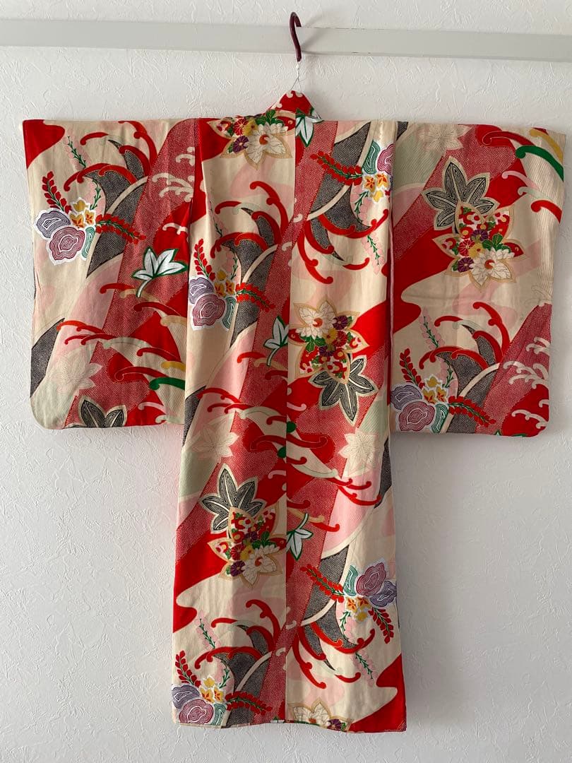 七五三　５歳〜６歳向き　アンティークお着物セット　髪飾り付き