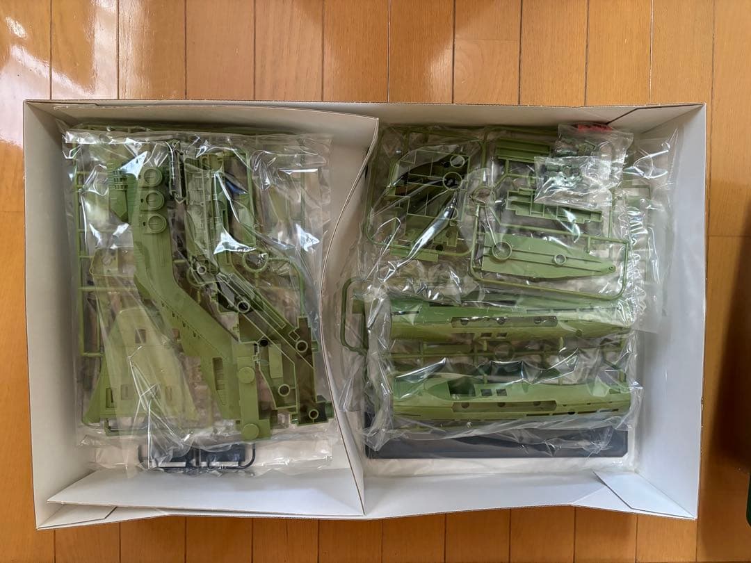 BANDAI プラモデル　ガンプラ　1/400 ムサイ級軽巡洋艦