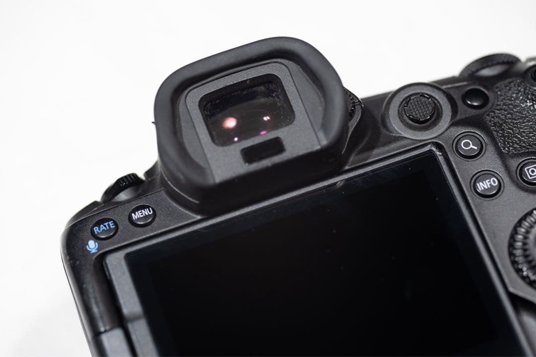 Canon EOS R5 本体　キズあり　バッテリーとチャージャーなし