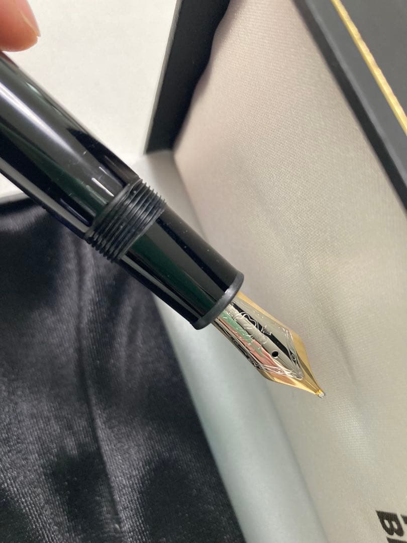 25～30年くらい前のピストン吸入式万年筆　モンブラン