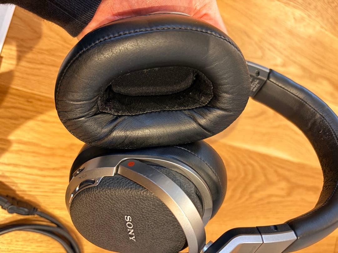 SONY デジタルサラウンドヘッドホンシステムMDR-HW700DS